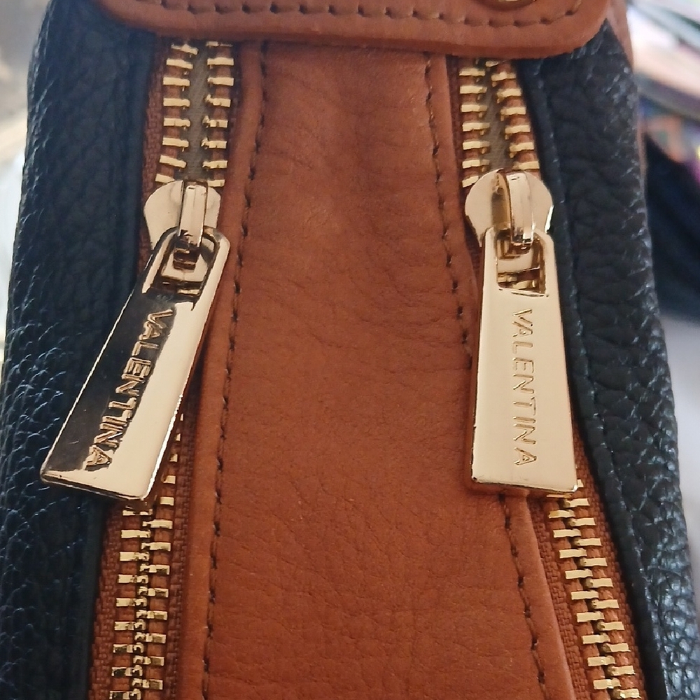 Valentina Leather Black and Brown Shoulder Bag - Picture 3 of 10
